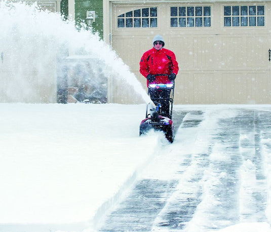 souffleuse-a-batterie-powerclear21-action